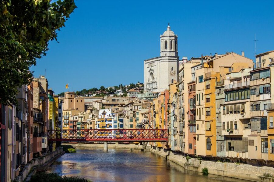 From Barcelona: Girona Full day tour - What makes the guides matter in this tour