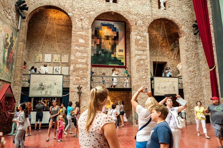From Barcelona: Girona Guided Tour & Dalí Museum in Figueres - How This Girona and Figueres Day Trip Works (9 Hours, Two Big Moments)