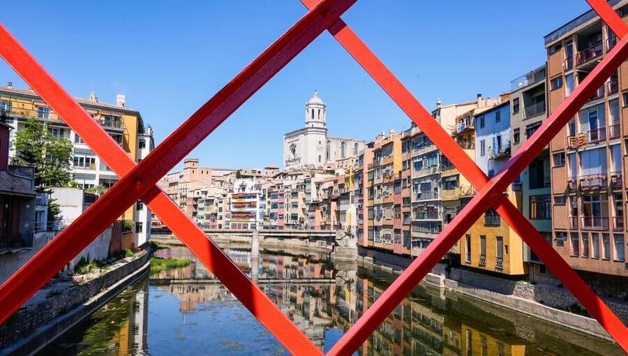 From Barcelona: Girona Guided Tour & Dalí Museum in Figueres - Meeting in Barcelona Nord and Getting to Girona