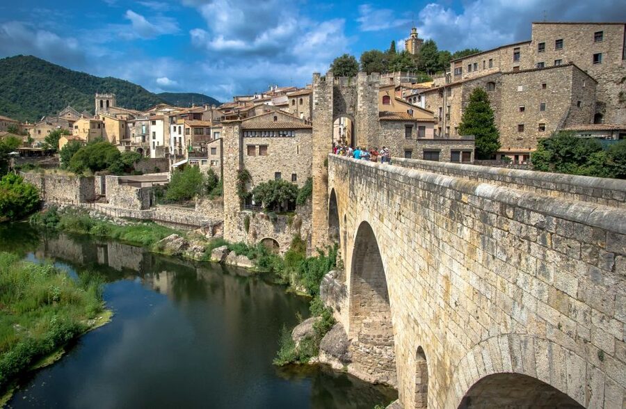 From Barcelona: Medieval Villages Day Tour - Castellfollit de la Roca: A Basalt Cliff Micro-Town