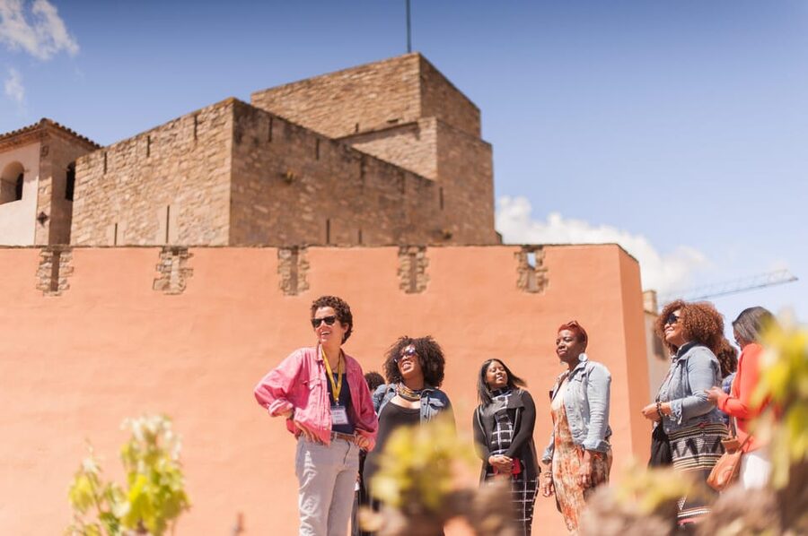 From Barcelona: Montserrat Half-Day Wine and Tapas Trip - Tapas brunch and the three-wine tasting pace