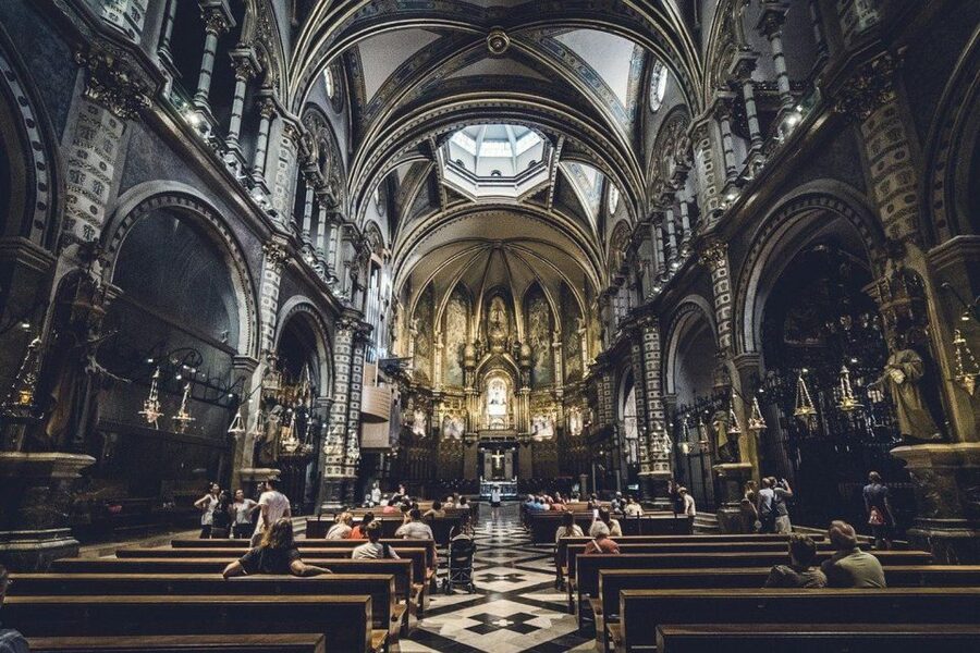 From Barcelona: Montserrat Private Guided Tour and Cable Car - Practical time at Montserrat: market browsing and the Escolania choir