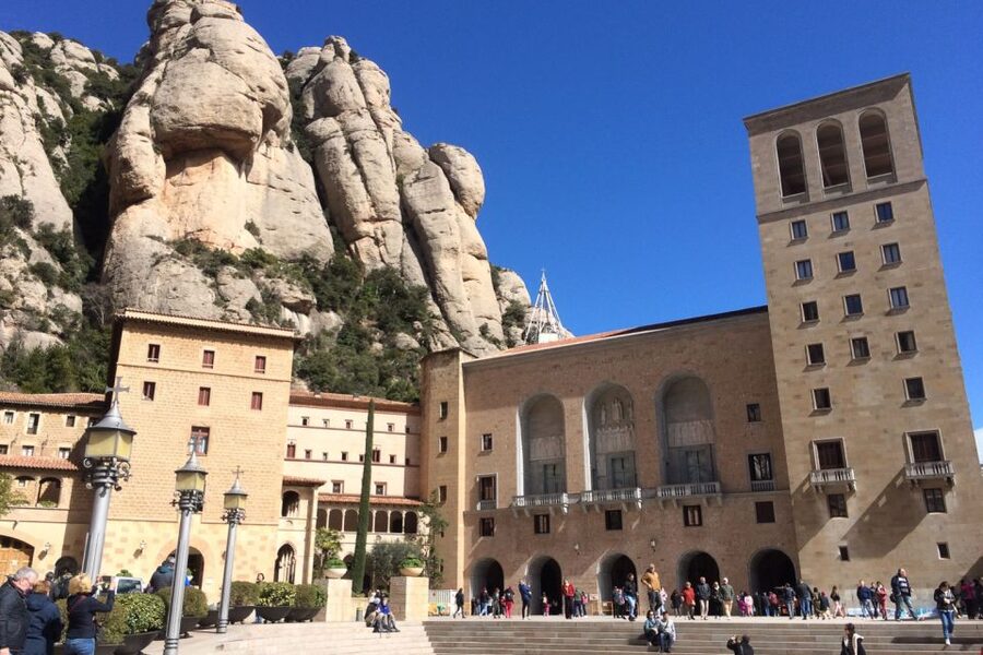 From Barcelona: Montserrat Private Guided Tour and Cable Car - Cable car vs. walking: how to decide without overthinking it