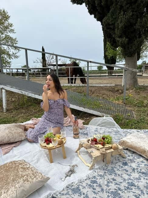 From Barcelona: PRIVATE Horseback Ride + Tapas + Picnic - FAQ