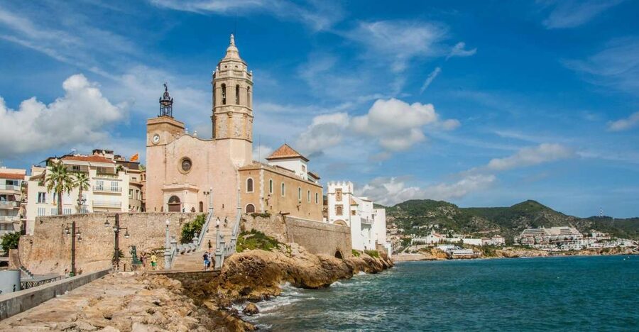 From Barcelona: Tarragona & Sitges Full Day Tour with Pickup - Getting out of Barcelona smoothly with private pickup