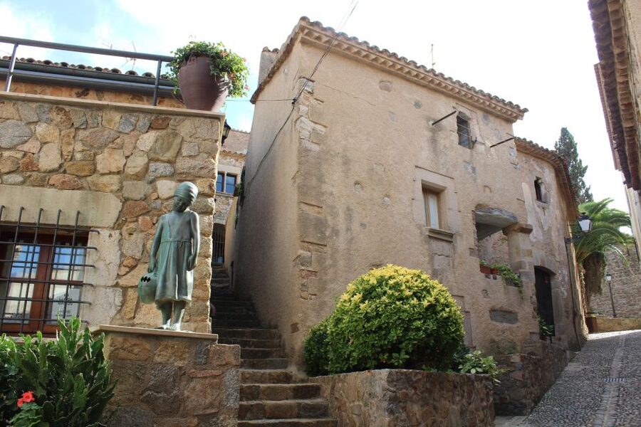 From Barcelona: Tossa de Mar Day Tour with Beach Time - Price and Value: What You Get for Around $46