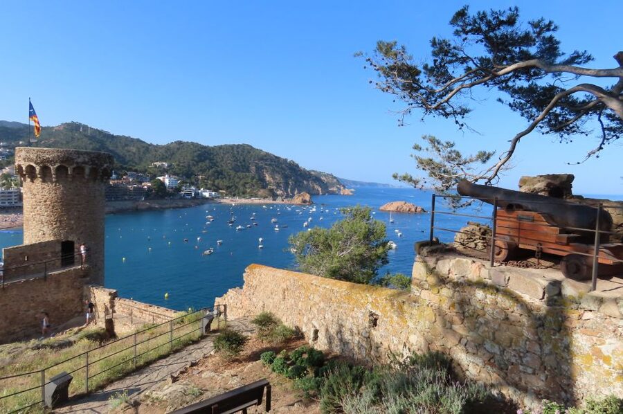From Barcelona: Tossa de Mar Scuba Diving and 3-Course Meal - Cami de Ronda: using your free time like a local
