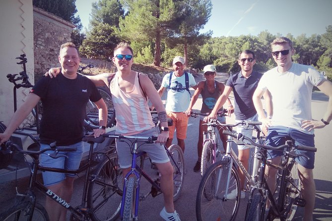 From Sitges: Bike Tour and Winery Visit with Free Hotel Pick Up. - Timing, terrain, and what to wear for a 9:00am start