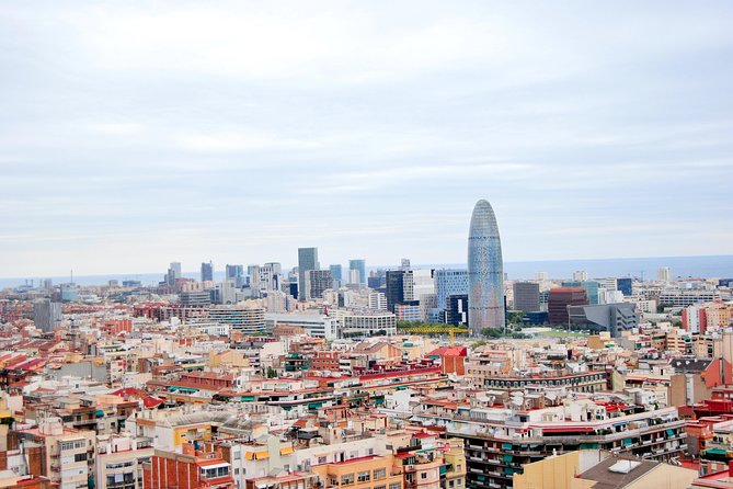 Full-Day Private Tour with Sagrada Familia and Paella - Sagrada Família: fast-track entry, guided focus, and the dress code rule