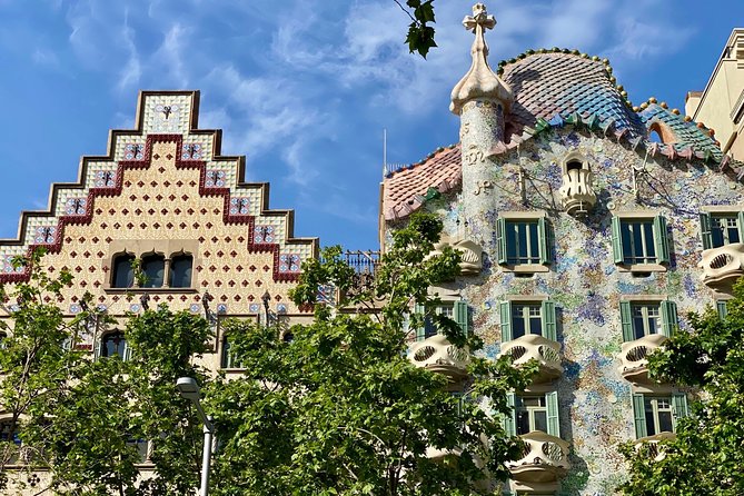 Gaudí and Barcelona Legends - Private Tour - Passeig de Gràcia street stories: the details you’d otherwise miss