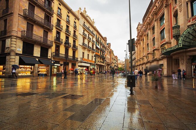 Gaudí and Barcelona Legends Walking Tour - Key things that make this tour worth your time