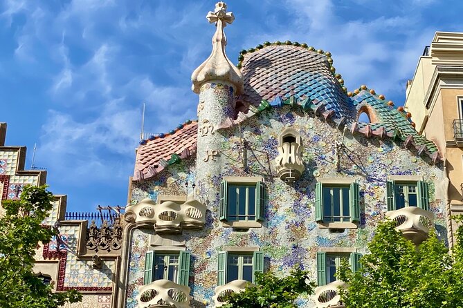 Gaudí and Barcelona Legends Walking Tour - Stop-by-stop: what you’ll actually see and why it matters