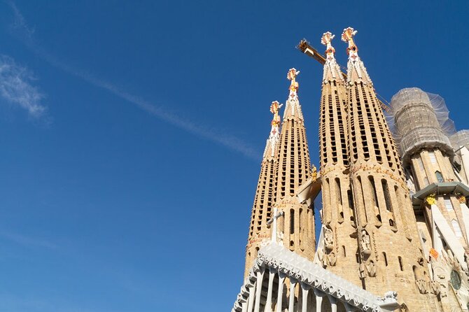 Gaudi and La Sagrada Familia Exterior Self-Guided Audio Tour - Gaudí Square and the Outside Stops: What You’ll Actually Do