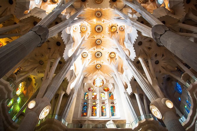 Gaudi and La Sagrada Familia Exterior Self-Guided Audio Tour - Starting at Plaça Sagrada Família: Setting Your Route