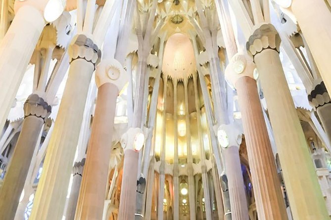 Gaudí Essential : Sagrada Familia Guided Tour - Dress Code and Church Etiquette: Easy Rules That Matter