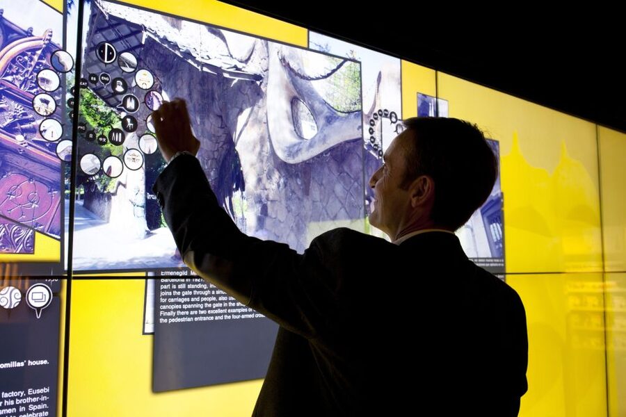 Gaudí Experiència Barcelona Admission Ticket - The show: 20 minutes of 4D and AR with big sensory effects