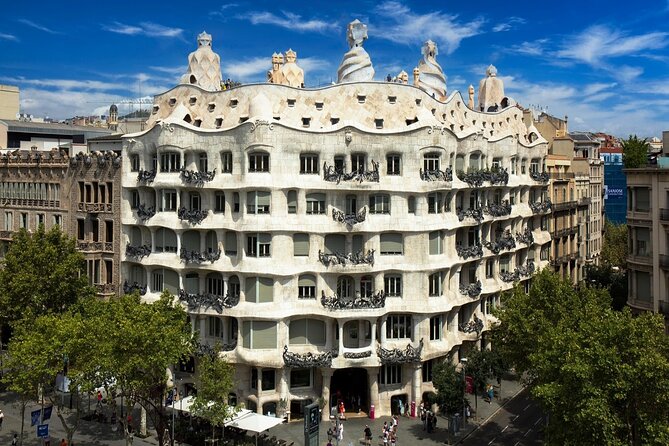 Gaudi Guided Tour: Casa Batllo, La Pedrera & Casa Vicens - Passeig de Gràcia meetup: where the tour starts and why it matters