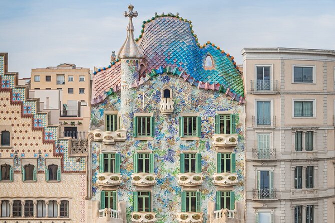 Gaudi Guided Tour: Casa Batllo, La Pedrera & Casa Vicens - Language, sound, and guide quality: how to set yourself up for success