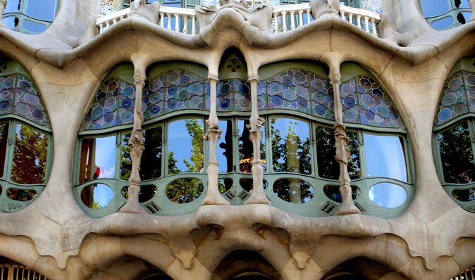 Gaudi Masterpiece: Casa Batlló with Expert Guide and STL Tickets - Why Casa Batlló Feels Like a Whole Neighborhood in One Visit