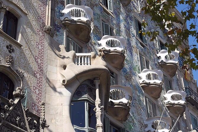 Gaudi Masterpiece: Casa Batlló with Expert Guide and STL Tickets - Your Guide Makes the Difference (Even at the Same Landmark)