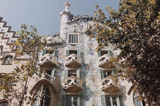 Gaudi Masterpiece: Casa Batlló with Expert Guide and STL Tickets - Meeting Point on Passeig de Gràcia: Easy to Find, Easy to Match With Your Day