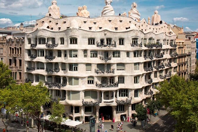 Gaudi Private Tour with Sagrada Familia & Park Guell Tickets - Who should book this private Gaudí tour (and who should rethink it)