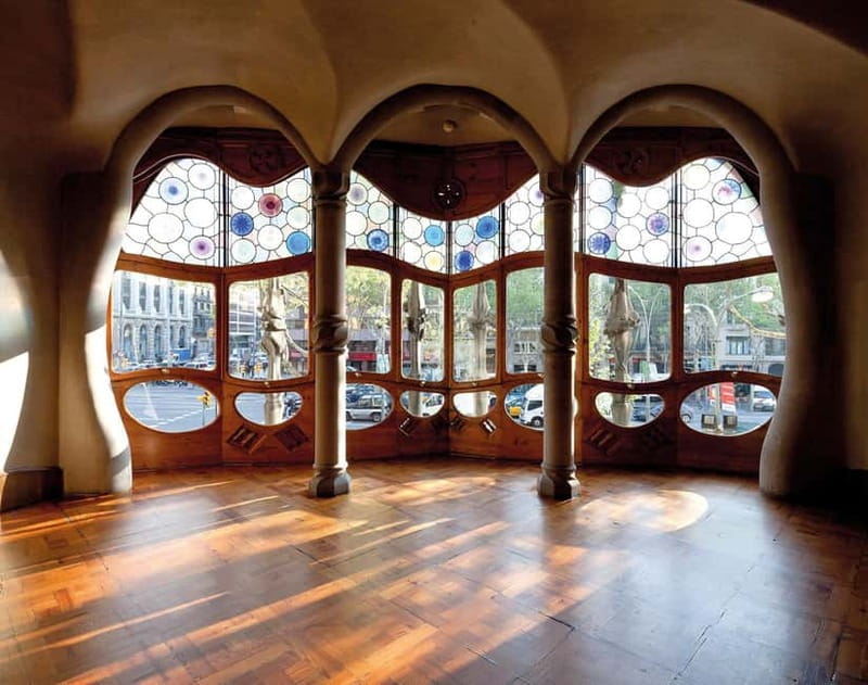 Gaudi's legacy.Exclusive tour to Park Güell & Casa Batlló - Eixample District Interlude: Using Public Transit Like a Real Barcelonan