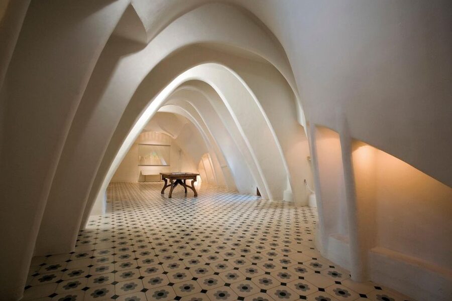 Gaudi's legacy.Exclusive tour to Park Güell & Casa Batlló - Guide Quality: Why Names Like Olga and Carles Matter