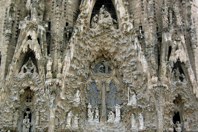 Gaudi's Modernist Legacy: Small Group Walking Tour - The Domènech i Montaner Stop: Seeing Modernisme Before Gaudí’s Peak
