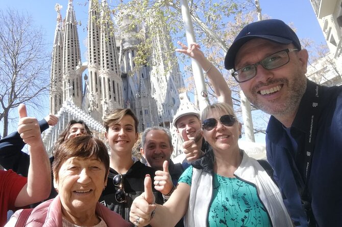 Gaudi's Modernist Legacy: Small Group Walking Tour - Passeig de Gràcia: Luxury Avenue With an Architecture Lesson Plan