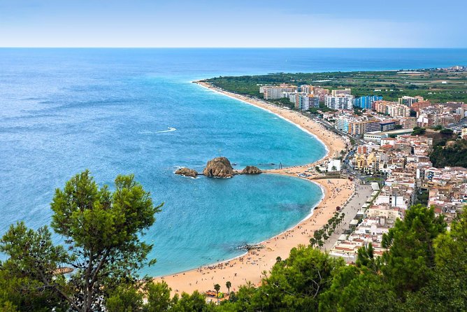 Girona and Costa Brava Private Tour with Pick-up from Barcelona - Far de Sant Sebastià: the best kind of ending for a day trip