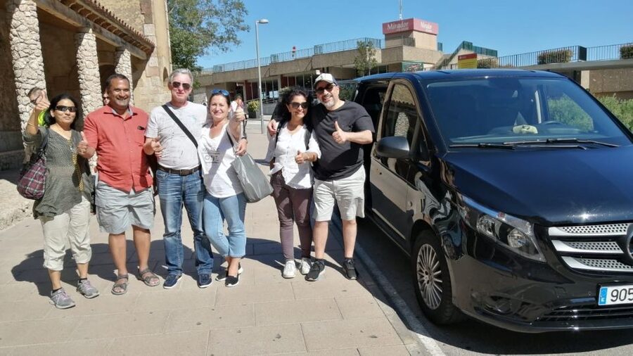Girona and Figueres Full-Day Tour with Hotel Pick Up - A 10-hour break from Barcelona for Dalí and medieval Girona