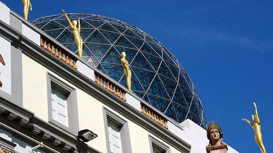 Girona and Figueres Full-Day Tour with Hotel Pick Up - Figueres First: making sense of Dalí at the Dalí Theatre-Museum