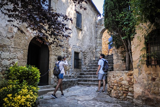 Girona & Costa Brava Small Group Tour From Barcelona with Paella! - Getting Oriented: Meet Point, Van Ride, and the Real Schedule