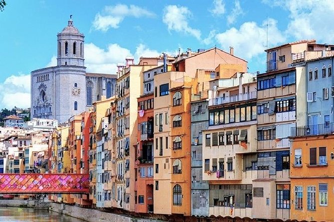 Girona & Costa Brava Small-Group Tour with Pickup from Barcelona - From Barcelona Hotel Pickup to the Girona Walls: The Flow of the Day