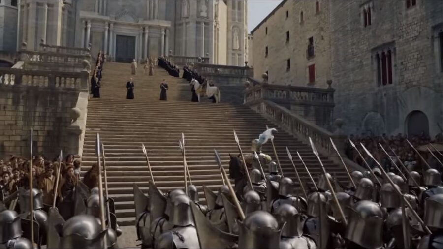 Girona: Game of Thrones Small Group Tour - Meeting at Plaça Sant Feliu and starting the walk right