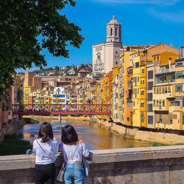 Girona: Guided 2-Hour Walking Tour with Food Tasting - Starting Point Near the Newsagents: Getting There Without Stress