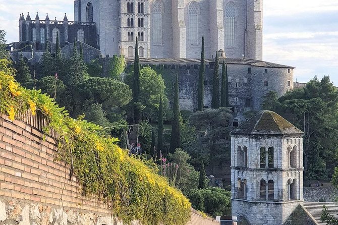 Girona Guided Tour with Cathedral, Arab Baths & St Feliu Basilica - Starting at Plaça de Sant Feliu: the easiest way to begin