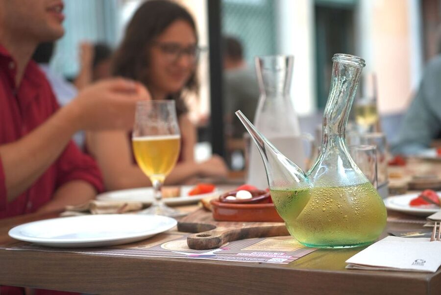 Girona: History and Gastronomy Small Group with Tastings - Barri Vell: streets that explain the city’s timeline