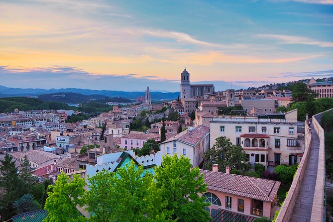 Girona History, Legends, and Food Walking Tour with food tasting - Starting at Pl. de la Independència: the easiest way to begin