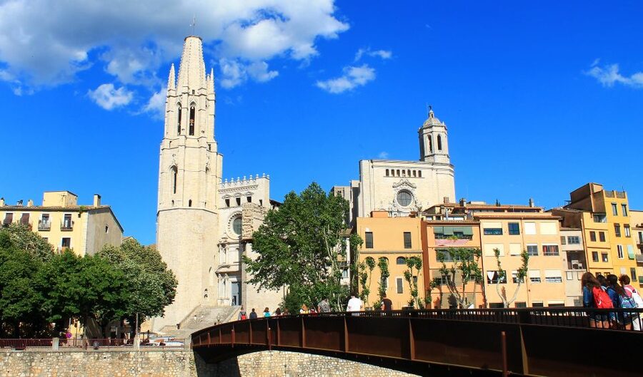 Girona: Jewish Heritage Guided City Tour and Museum Visit - Fast talk, but great questions: the main drawback to plan around