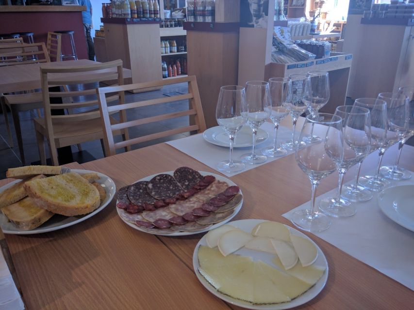 Girona: Local Wineries Tour with Breakfast and Wine Tasting - Why the Empordà wineroad feels different from a “tour bus” day