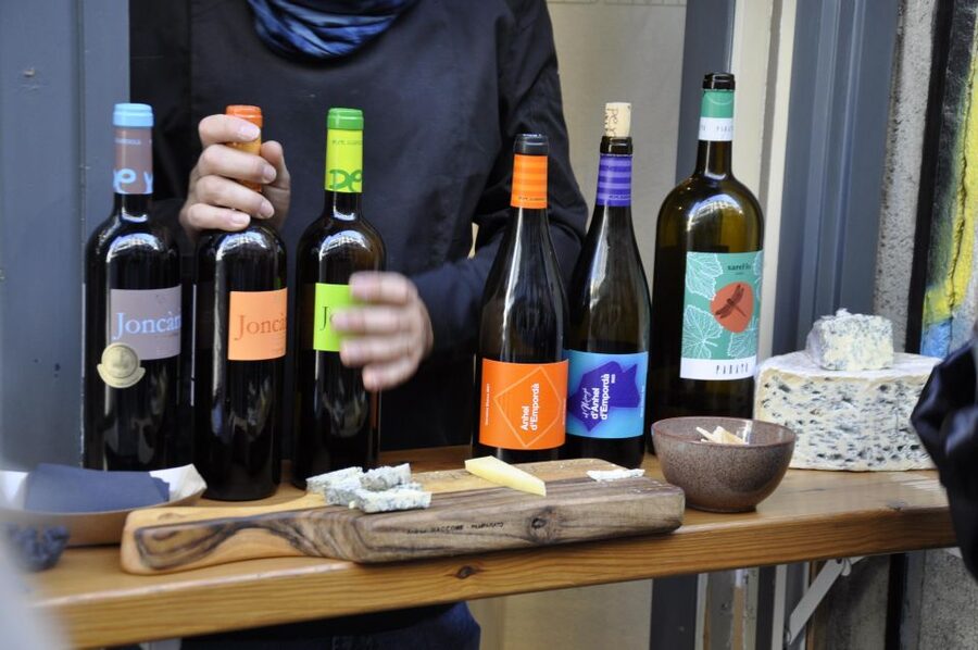Girona Morning Food Tour & Local Market - Mercat del Lleó: the market visit that turns tastings into shopping sense