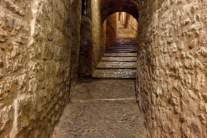 Girona: Private History Tour - Climbing to the old walls: fortress views that make the city feel strategic