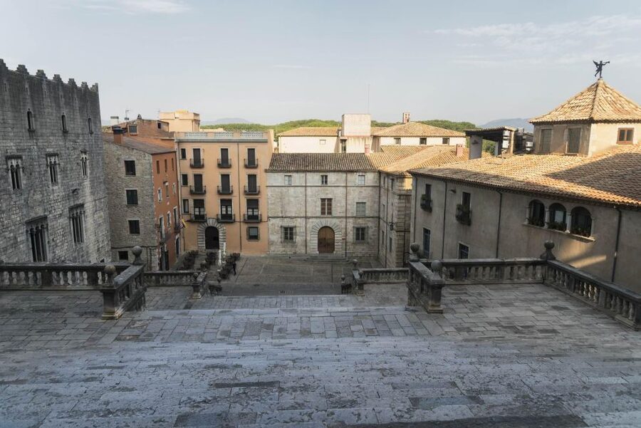 Girona: Self-guided Audio City Tour on Your Phone - Air-raid shelter: the history stop that adds contrast