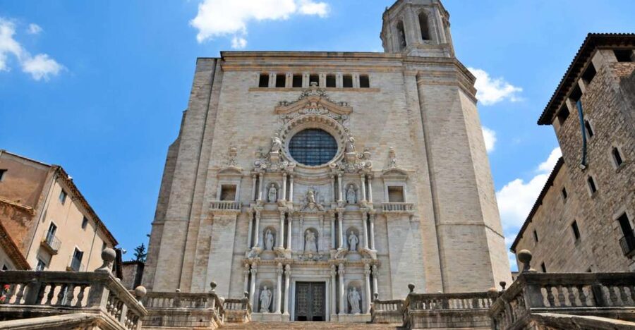 Girona: Self-guided Audio City Tour on Your Phone - What the audio tour includes (and what it doesn’t)