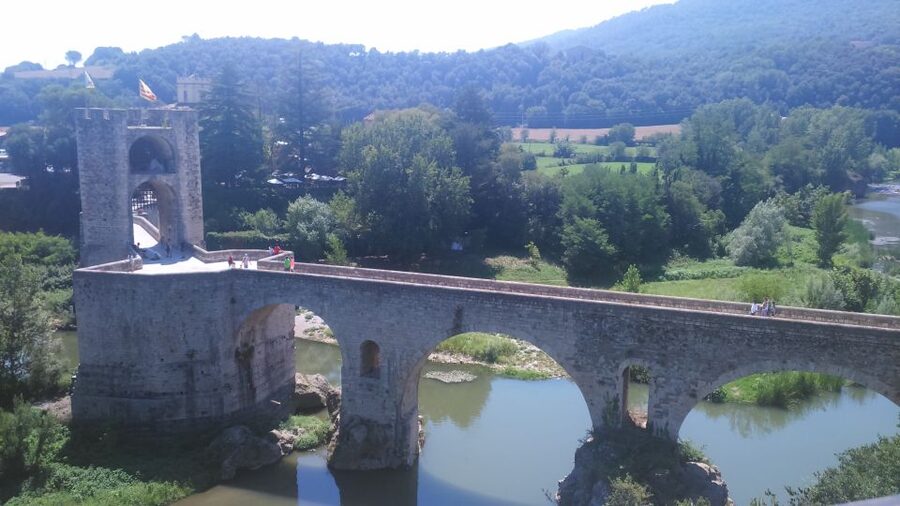 Girona: Volcano Area, Besalú, and Banyoles Lake Tour - Who this tour is best for (and who should skip it)