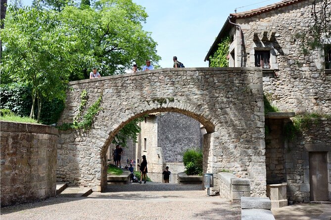 Girona Walking Tour: Explore Top Sights & Hidden Gems - Rambla de la Llibertat and the Eiffel Bridge Stop