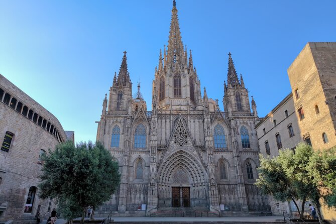 Gothic Quarter and Gaudí Small-Group Tour - Key highlights to expect