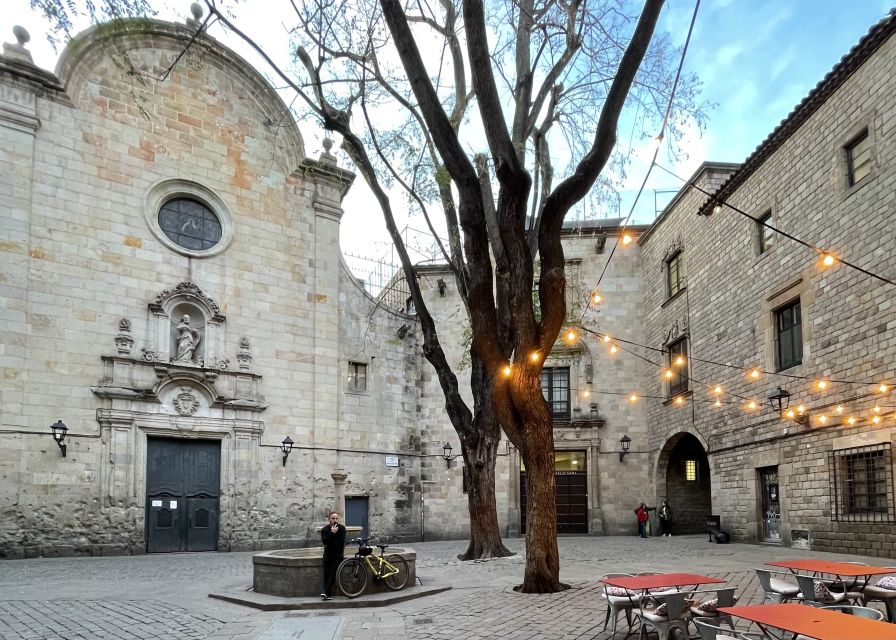 Gothic Quarter and Old City - Meeting Point and Start: Getting Oriented Fast